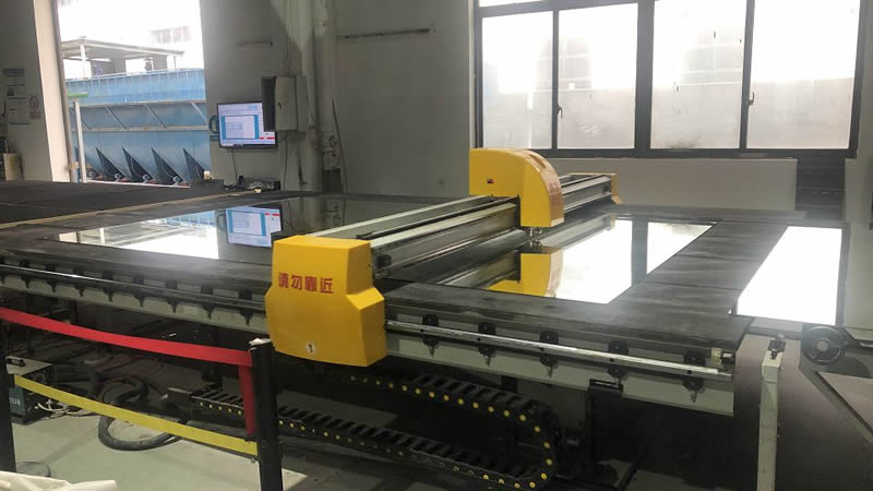 LED Bathroom Mirror Production Process Cutting